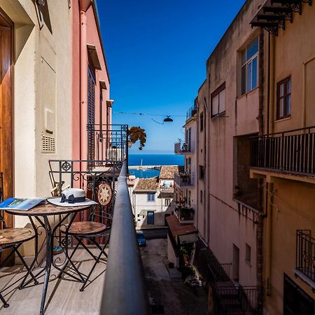 Casa Vacanze Peperoncino カステッランマーレ・デル・ゴルフォ エクステリア 写真